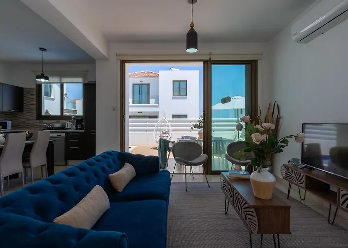 アパート Sea La Vie 3-br In Protaras パラリムニ